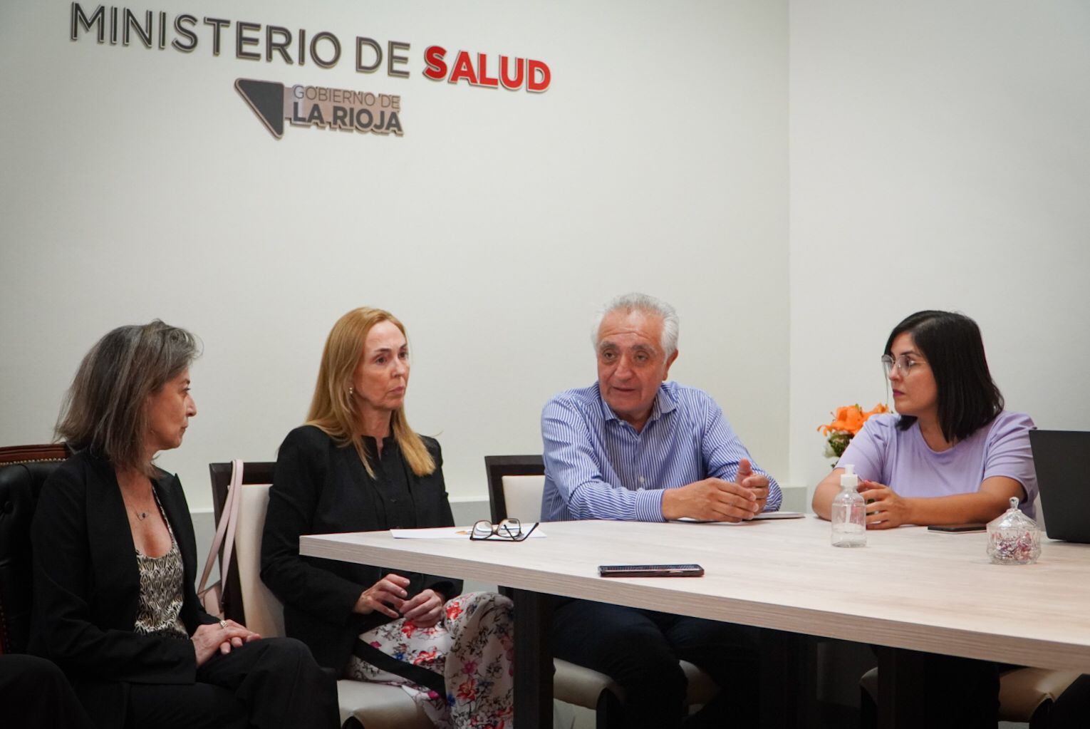 Representante de la Organización Panamericana de la Salud valoró los avances del Plan sanitario riojano.