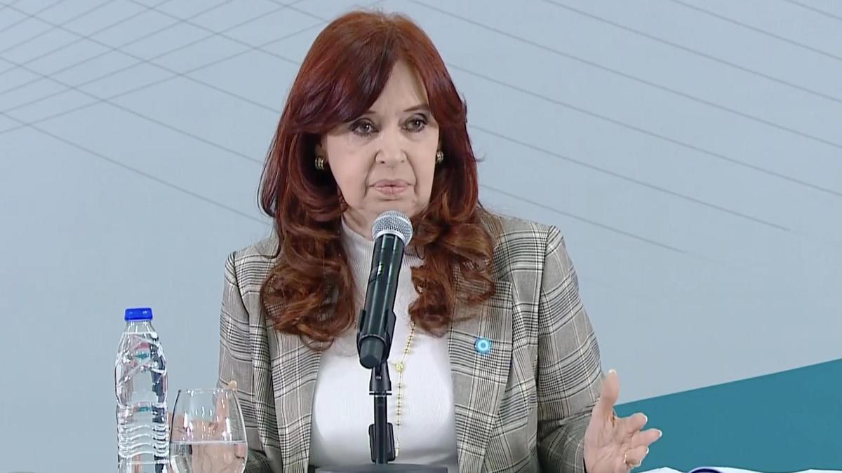 Cristina Kirchner confirmó su postulación para la presidencia del Partido Justicialista Nacional.