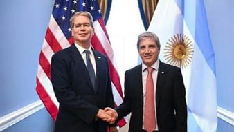 Renunciará Caputo? EE.UU compra pesos y ya maneja la economía argentina.
