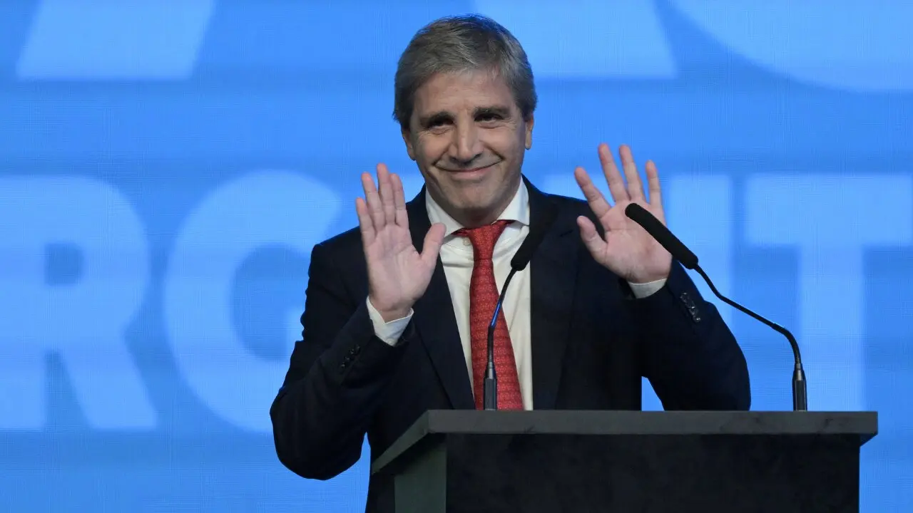 Caputo en la cuerda floja. Regal&oacute; el oro y Argentina perdi&oacute; mil millones de d&oacute;lares