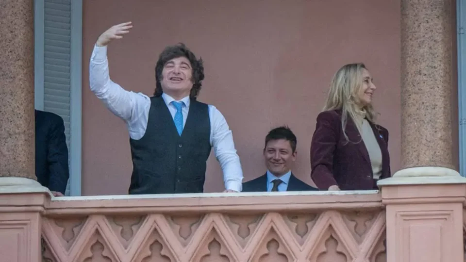 Bochornoso. Milei empe&ntilde;ado en ir contra la educaci&oacute;n: Cumpli&oacute; su amenaza y apel&oacute; la Ley de Financiamiento Universitario