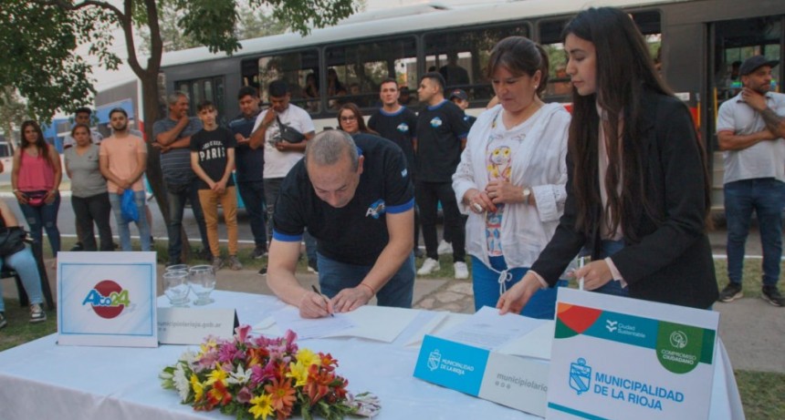 El Municipio lanzó programa de apadrinamiento de espacios públicos y mobiliario urbano