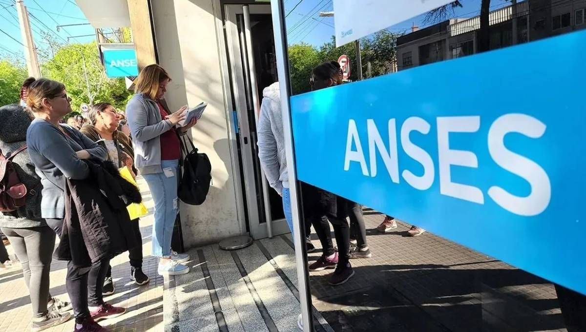 78.000 Trabajadores registrados de La Rioja pueden acceder a ampliacion de créditos ANSES.