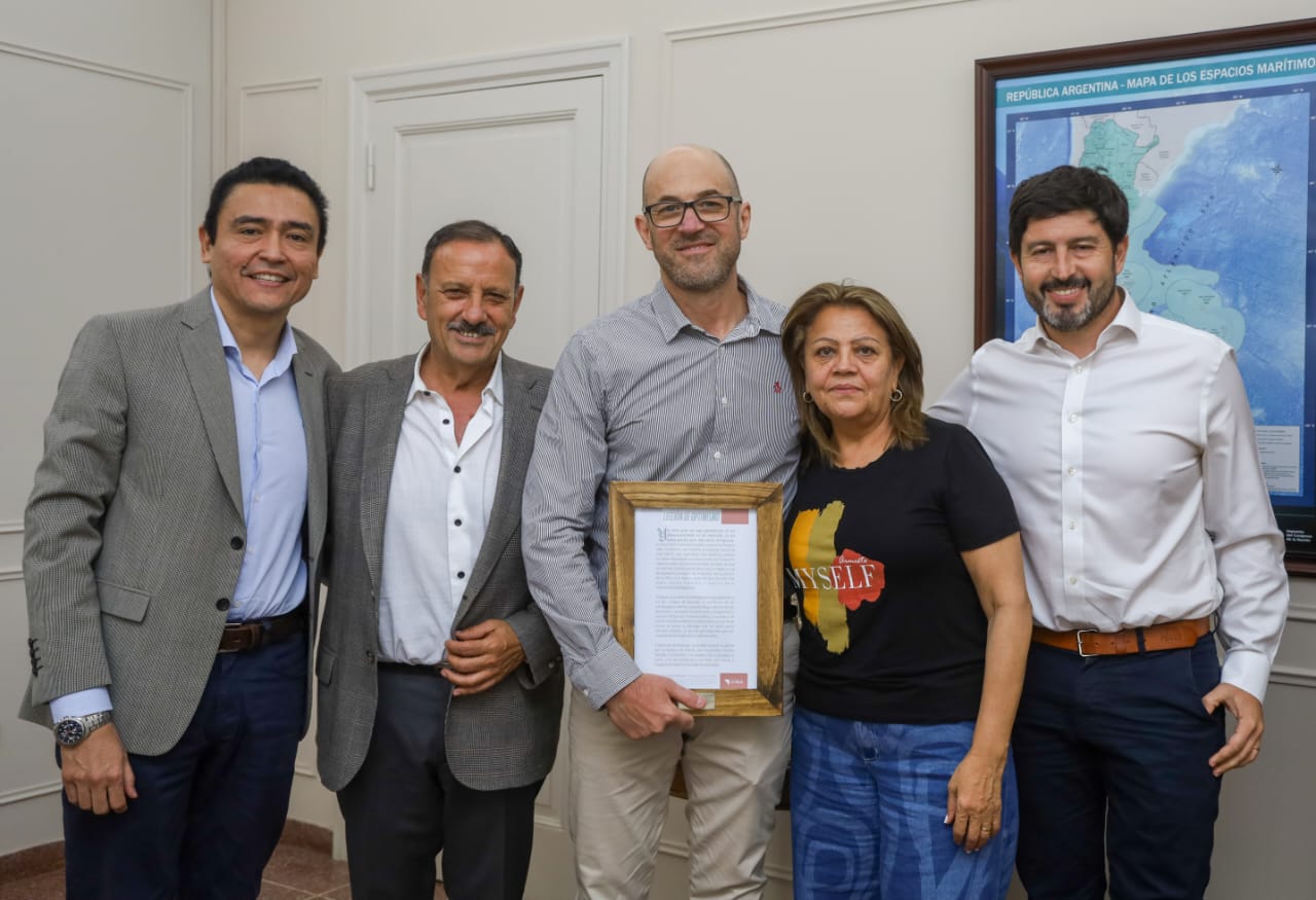 Ricardo Quintela recibió al nuevo director del CRILAR.