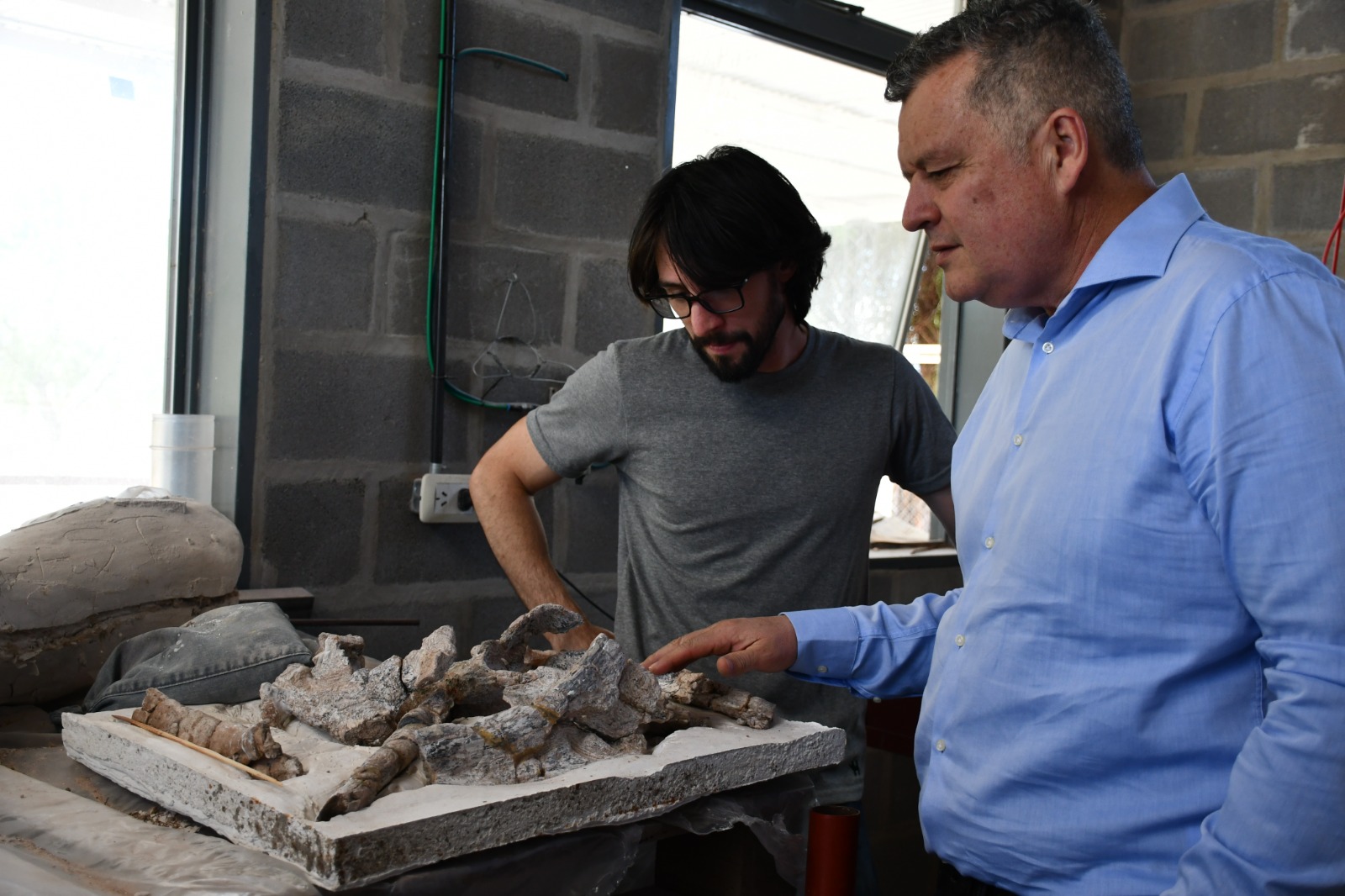 El ministro de Turismo y Culturas, Gustavo Luna, visitó el centro de investigación del CONICET que se encuentra en Anillaco. 