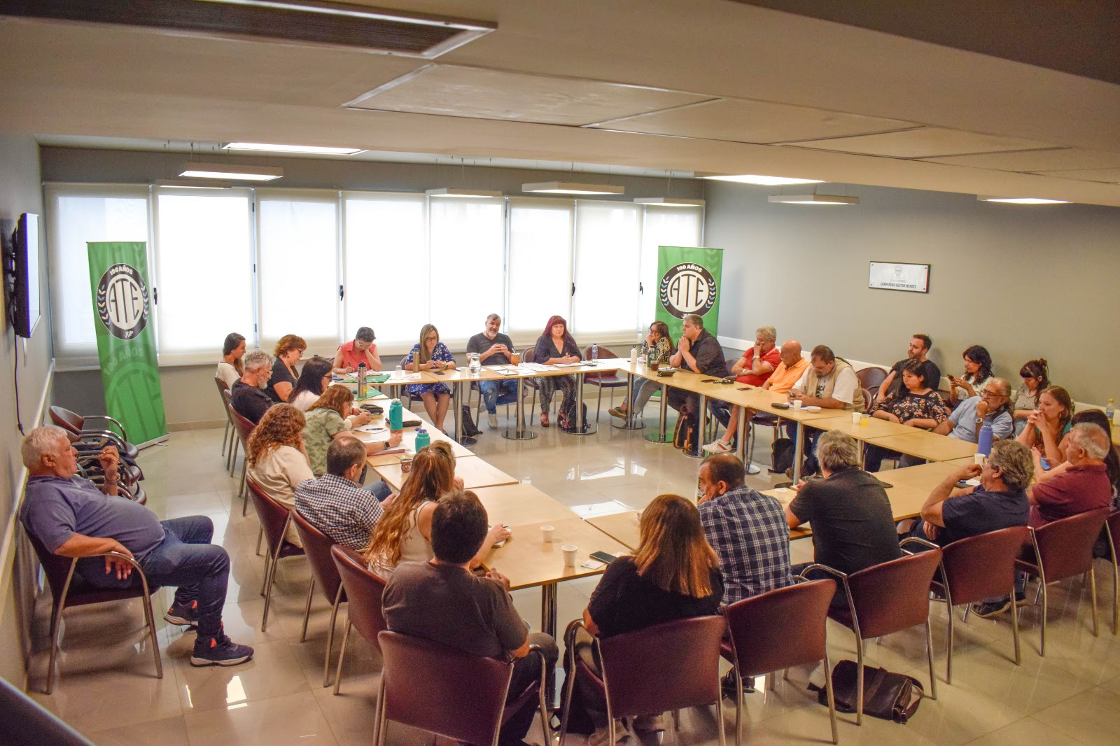 ATE rechazó los anuncios de Milei y se declaró en estado de asamblea permanente en toda la administración pública. 