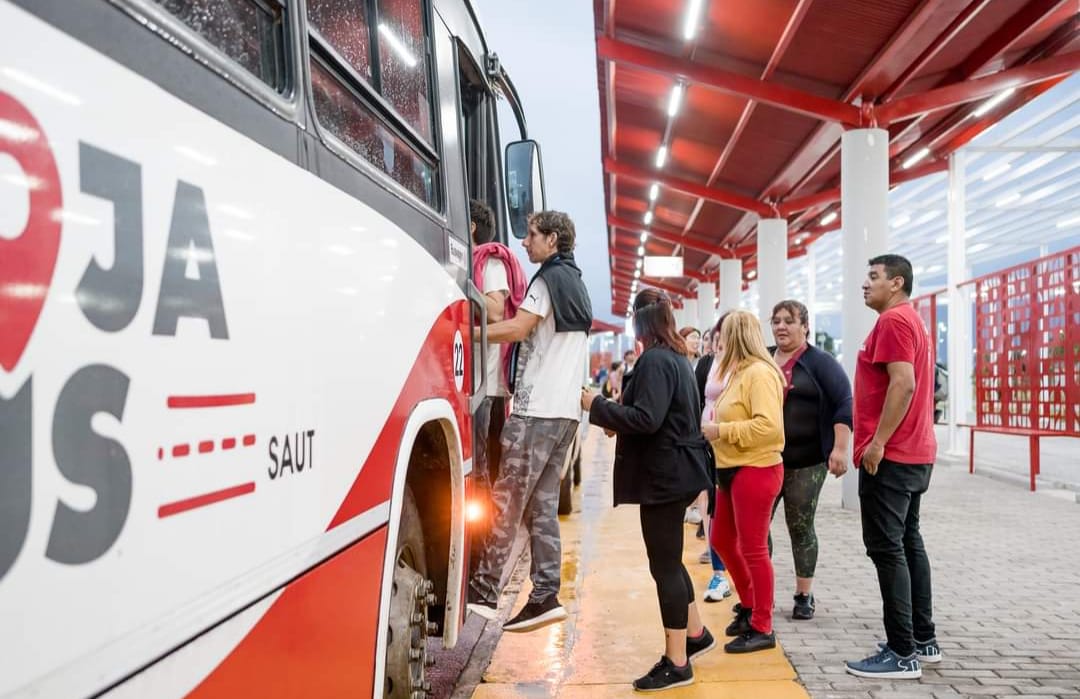 Rioja Bus brindará servicio  especial al Parque Acuático.