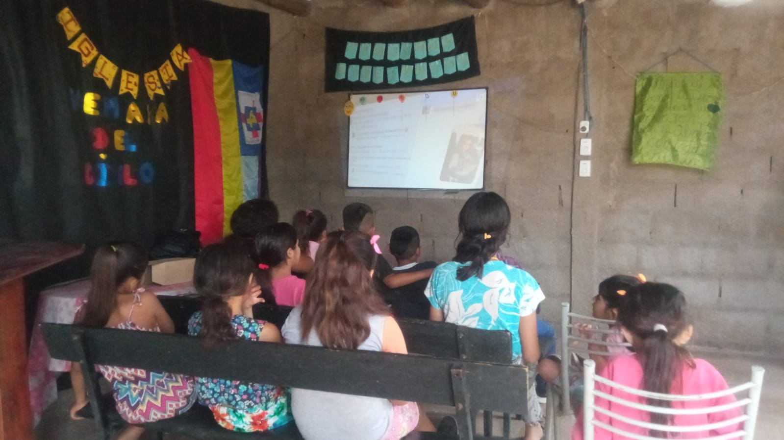 Transporte y Comunicaciones capacitó a infancias y grupos vulnerables en alfabetización digital y uso seguro de internet.