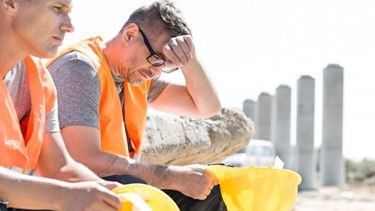 Desde que asumió Javier Milei, se perdieron 276.000 puestos de trabajo registrados y cerraron casi 30 empresas por día. 