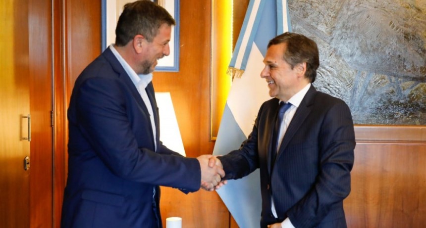 El ministro Bordagaray, se reunió con el nuevo titular de la cartera de Transporte Diego Giuliano