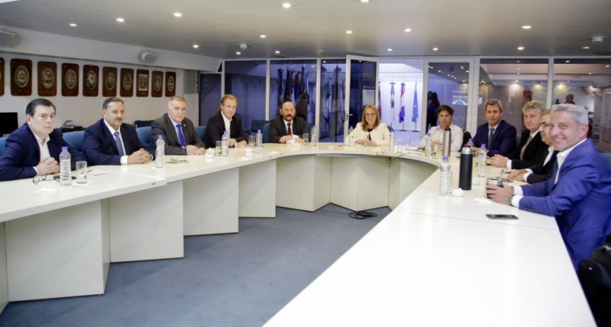 Ricardo Quintela se reunió con la Liga de gobernadores del Frente de Todos para evaluar la situación del país y presentar nuevas propuestas