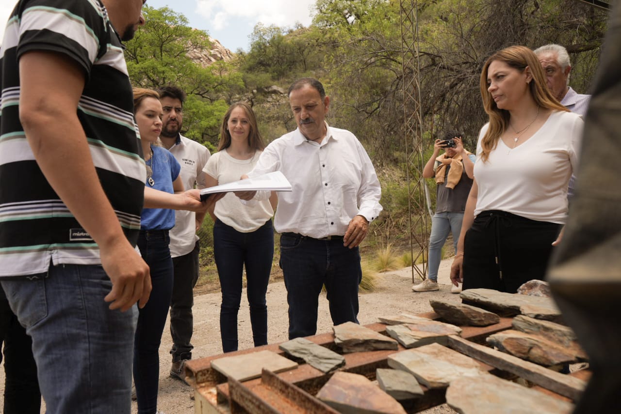 El Gobernador visitó la Cantera de Lajas en Malanzán donde se proyecta generar más puestos de trabajo.