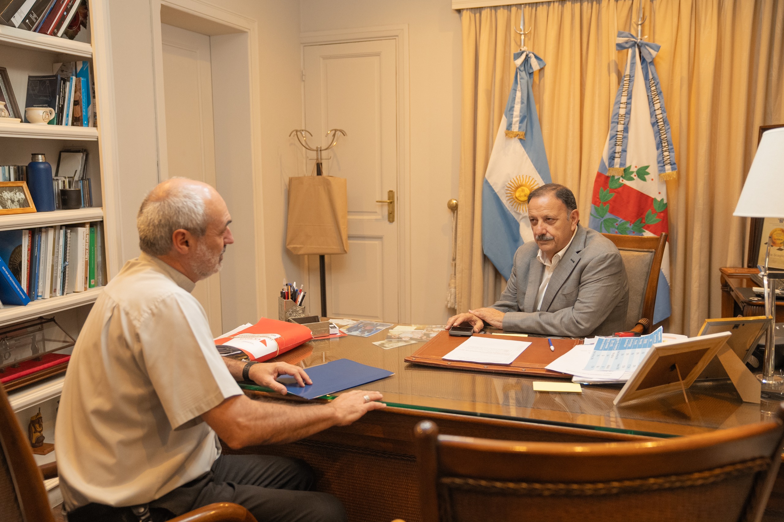 Remarcan el trabajo en conjunto entre el Gobierno y la iglesia contra las problemáticas sociales de la sociedad riojana.