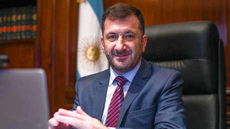 Detienen a un senador argentino, aliado a Milei, con más de 200.000 dólares en Paraguay.