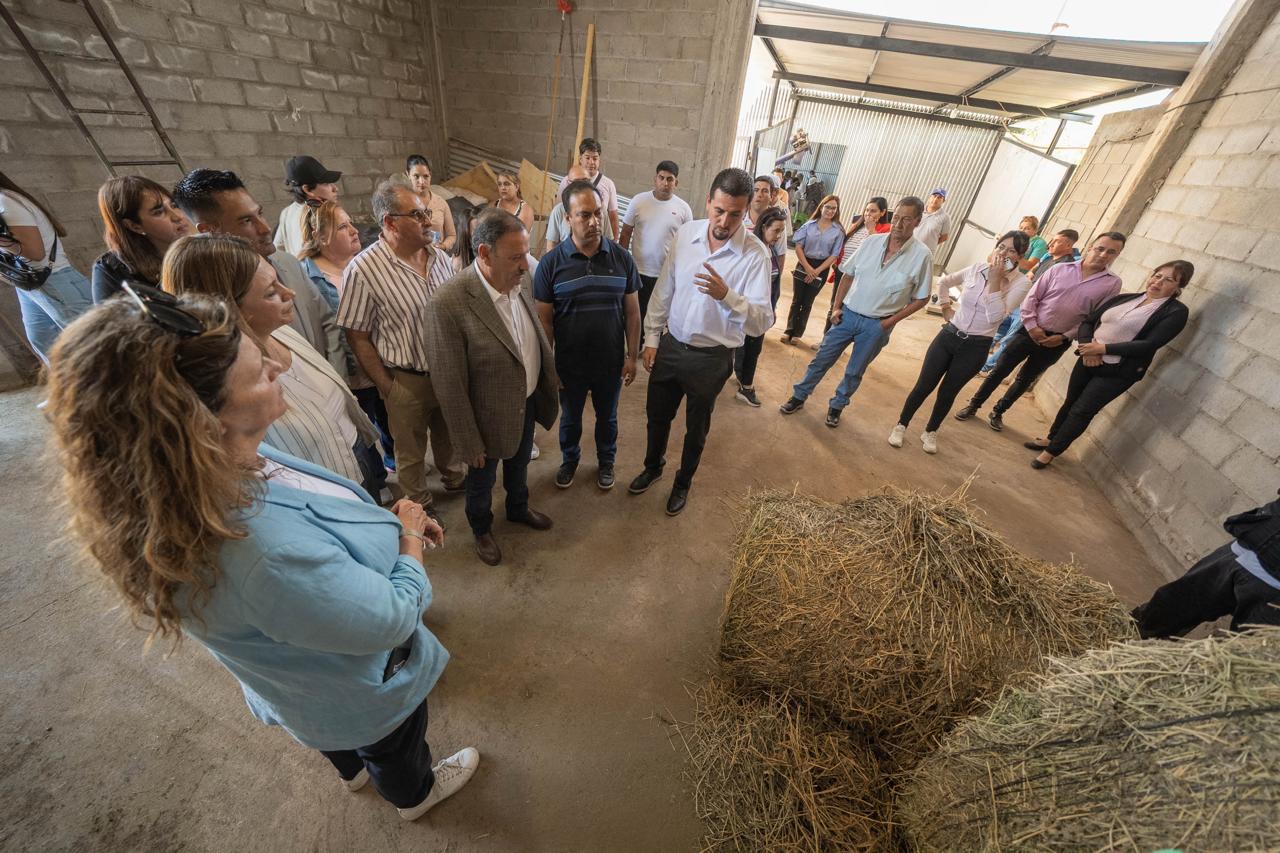 En el departamento Juan Facundo Quiroga apoyando la innovación agropecuaria Quintela inauguró peletizadora.