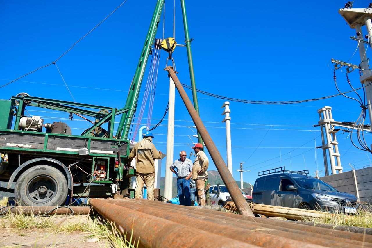 Crisis Hidrica. Supervisan obras para refuncionalizar bombas y perforaciones de la zona oeste