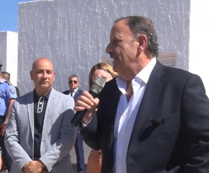 Mientras Milei los ajusta, el Gobierno de La Rioja los beneficia con una vivienda.